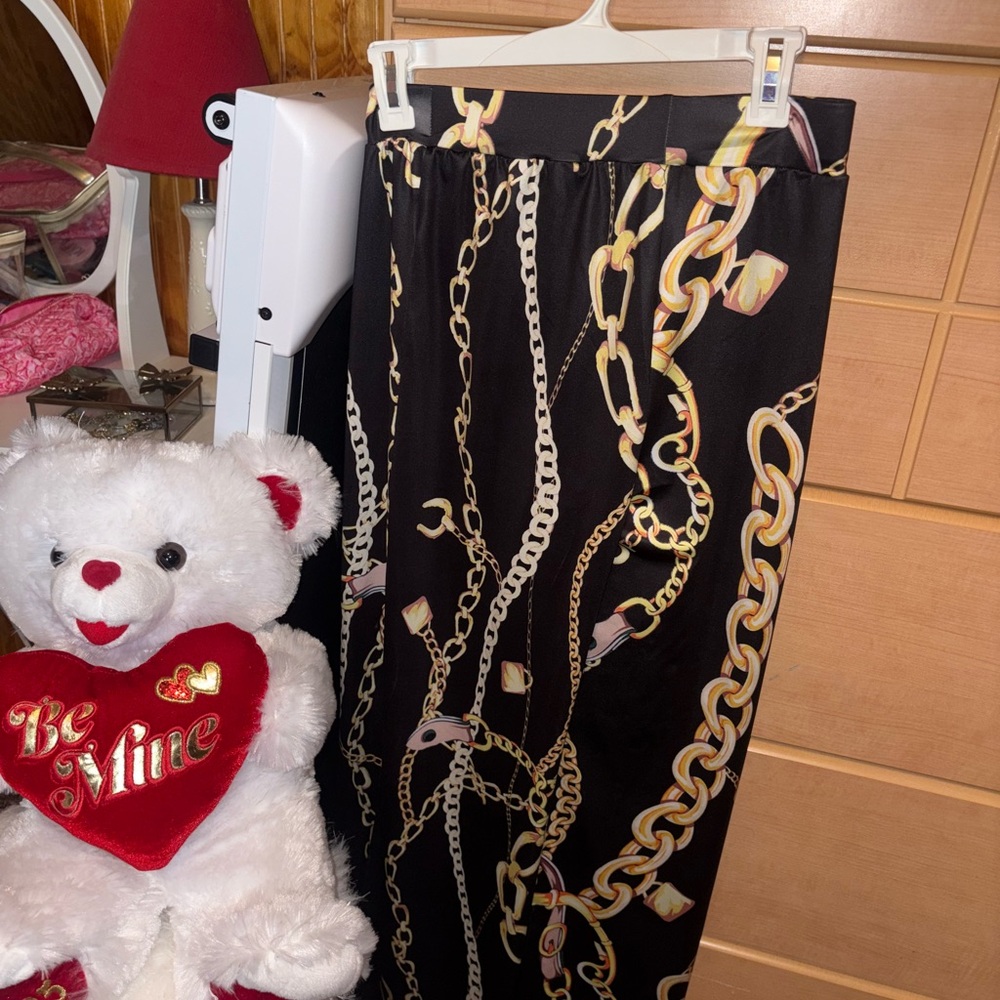 Chain Print Black Skirt